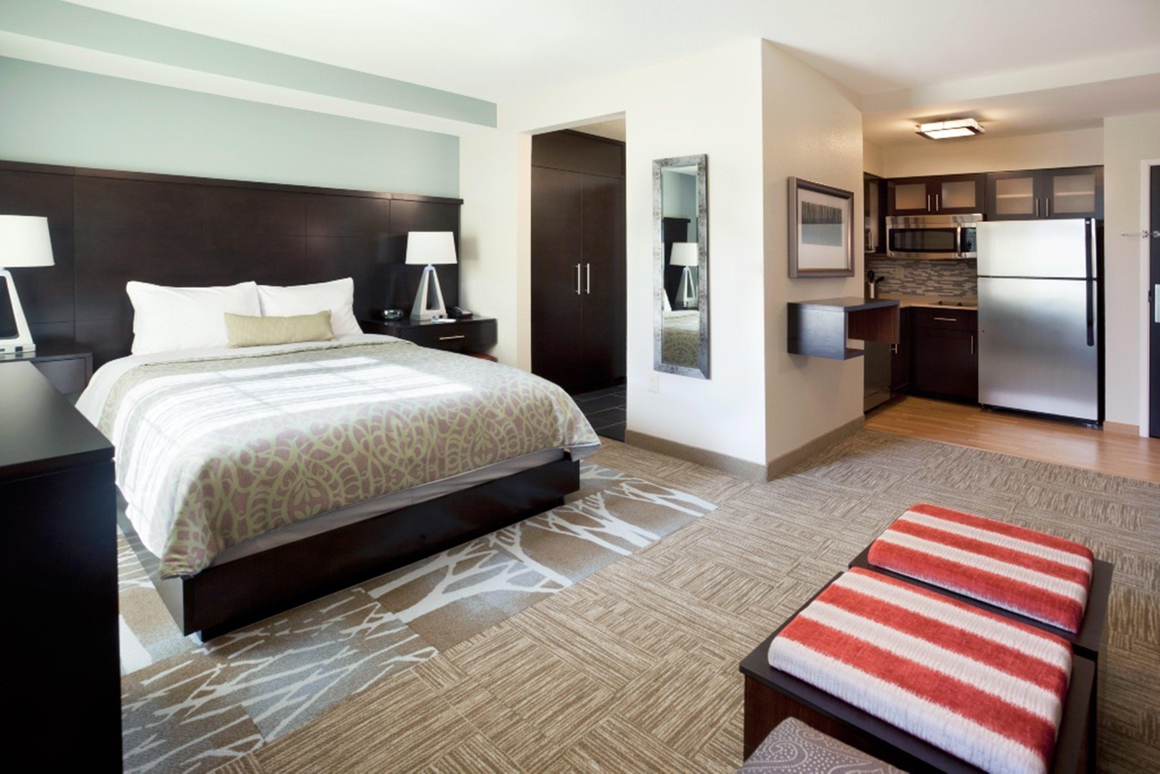 Staybridge Suites Dearborn By Ihg Exterior photo